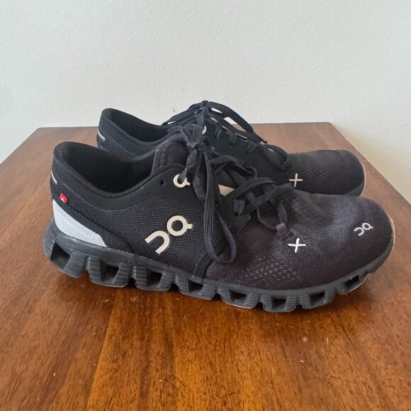 On Running Shoes - On Running Cloud X 3 Flaw